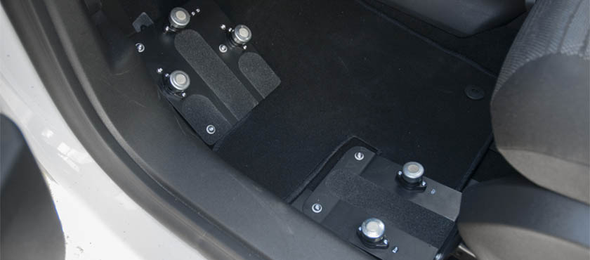 Mandos secundarios accionables desde botonera en la puerta. Acceso a la galería. Abre nueva ventana