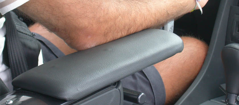 Mandos secundarios accionables desde reposabrazos. Acceso a la galería. Abre nueva ventana