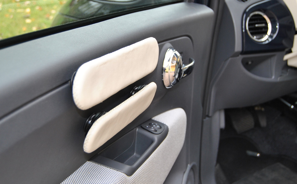 Mandos secundarios accionables desde la puerta. Acceso a la galería. Abre nueva ventana