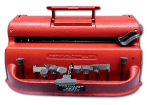 Máquina para escribir en braille con una mano. . Acceso a la galería. Abre nueva ventana